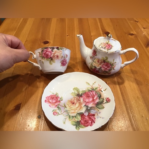 GRACE’S TEAWARE TEA FOR ONE ENGLISH ROSE GARDEN TEAPOT CUP SAUCER - Picture 7 of 10